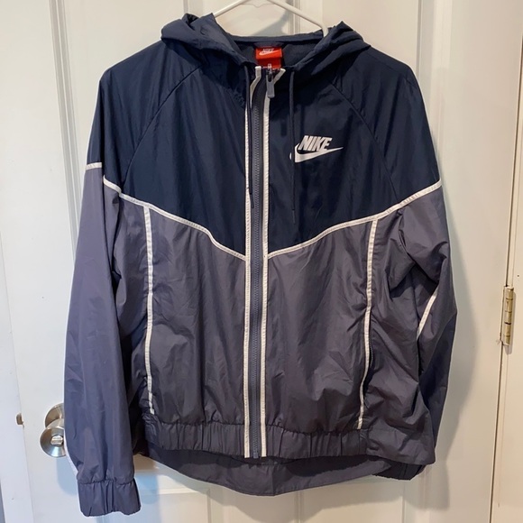 Nike Lightweight Rain Windbreaker Jacket EUC - Picture 1 of 16